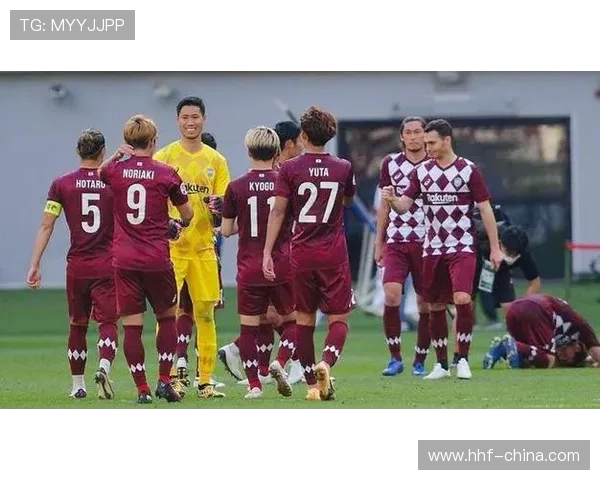 柏雷素尔与横滨的激烈对决揭示足球战术与团队合作的重要性 柏雷素尔与横滨的激烈对决揭示足球战术与团队合作的重要性