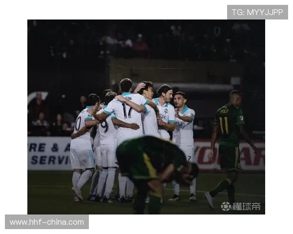 波特兰木队与西雅图球队的激烈对决引发球迷热情高涨