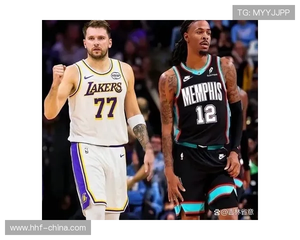 霍华德领衔对决灰熊队展现篮球巨星的风采与激情 霍华德领衔对决灰熊队展现篮球巨星的风采与激情